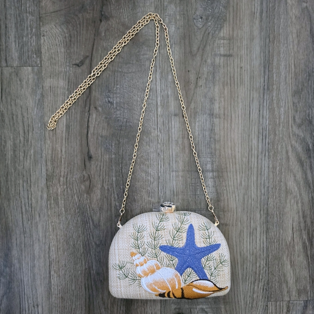 NWOT Mini Hardshell Woven Starfish Purse